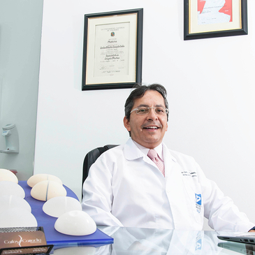 Slider image (8) Dr. Carlos Camacho and Dr. Claudia Camacho